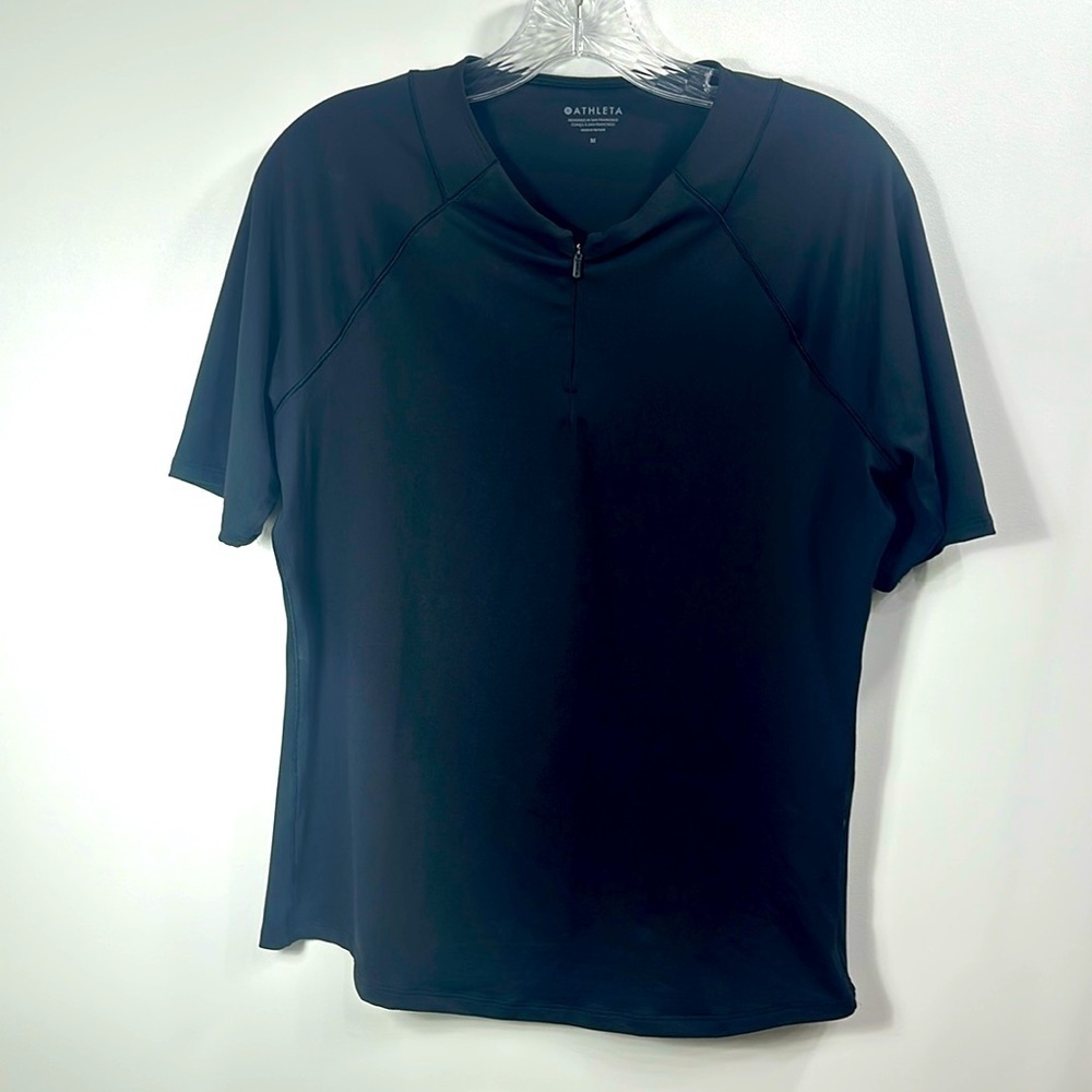 Athleta black short sleeve tennis top size medium